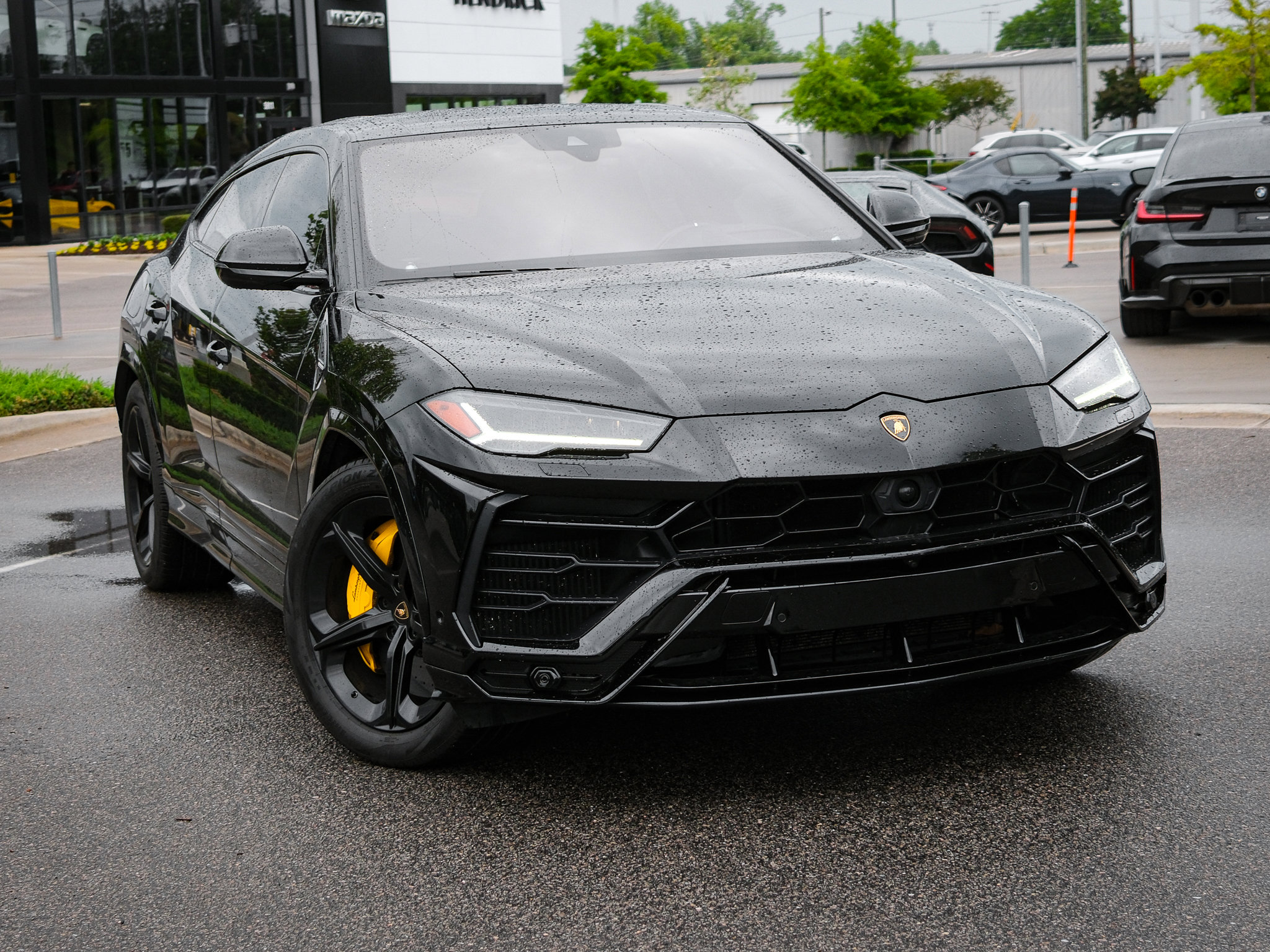 Used 2020 Lamborghini Urus AWD/4WD image 2