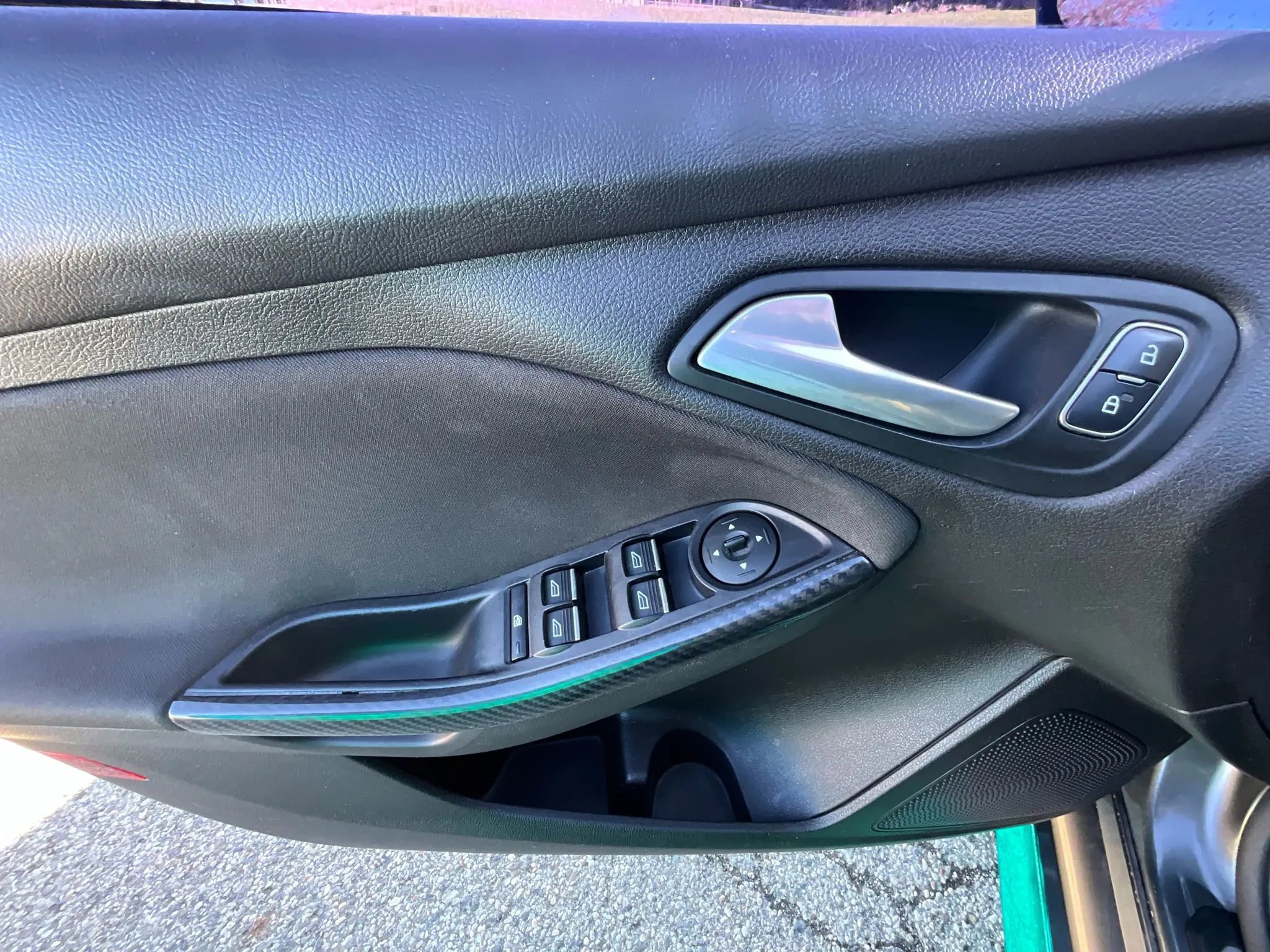 Used 2017 Ford Focus ST image 23