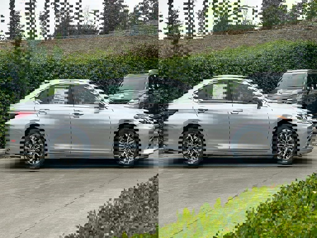 New 2025 Lexus ES 350 image 6