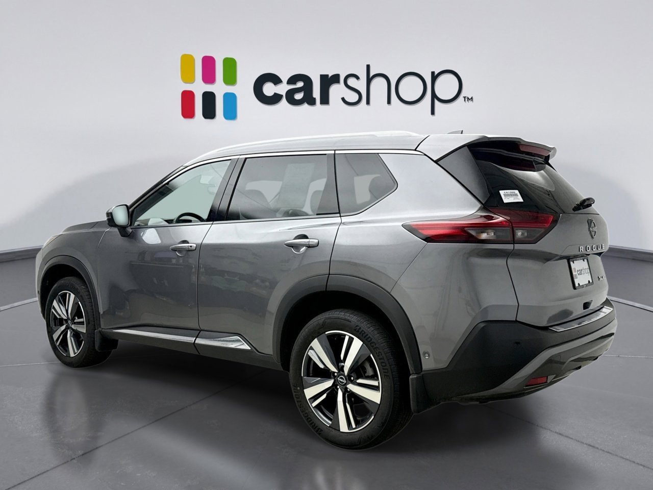 Used 2023 Nissan Rogue SL w/ SL Premium Package image 3