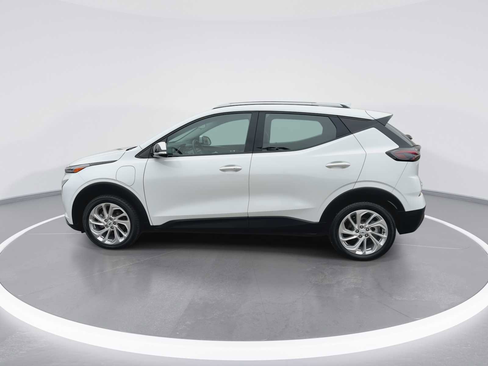 Used 2023 Chevrolet Bolt EUV LT w/ Driver Confidence Package FWD image 5