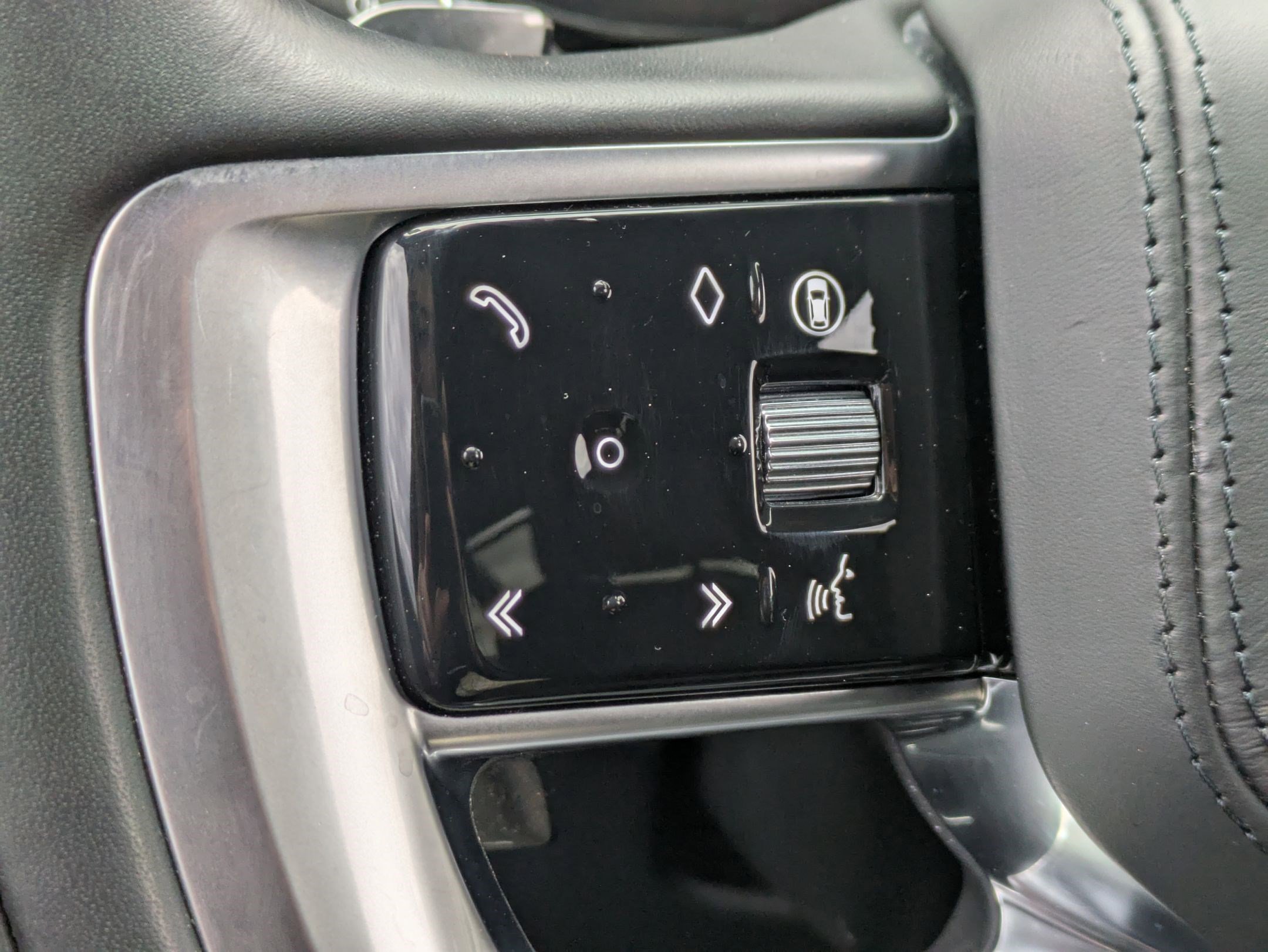 Used 2024 Land Rover Range Rover SE image 16