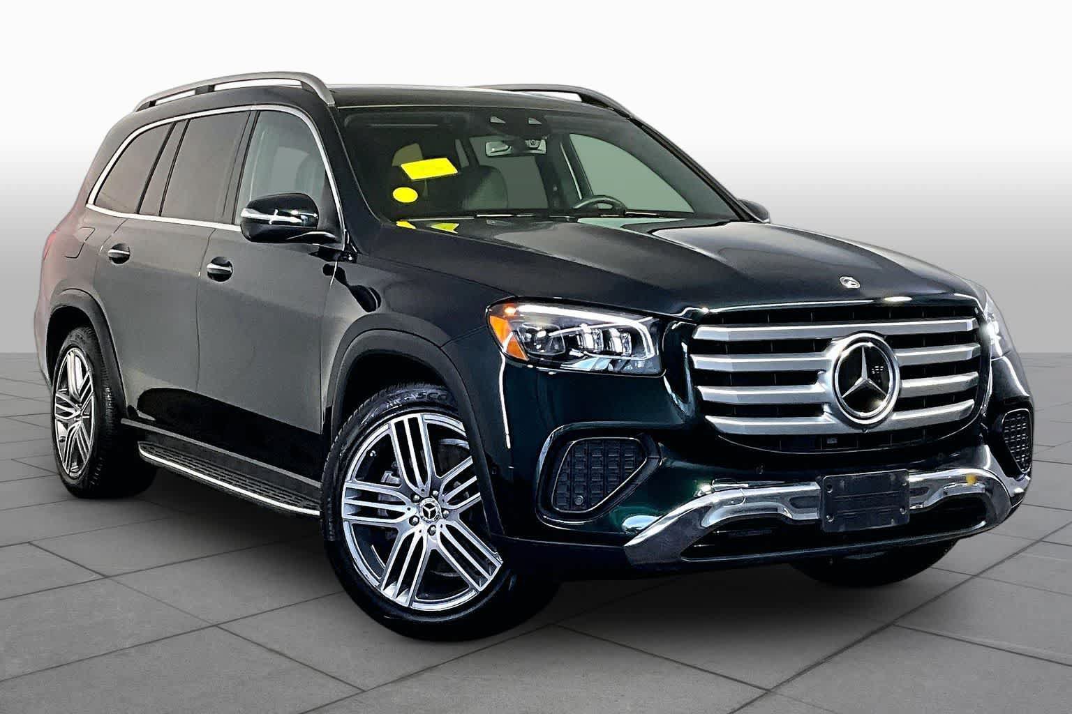 Used 2024 Mercedes-Benz GLS 450 4MATIC image 3