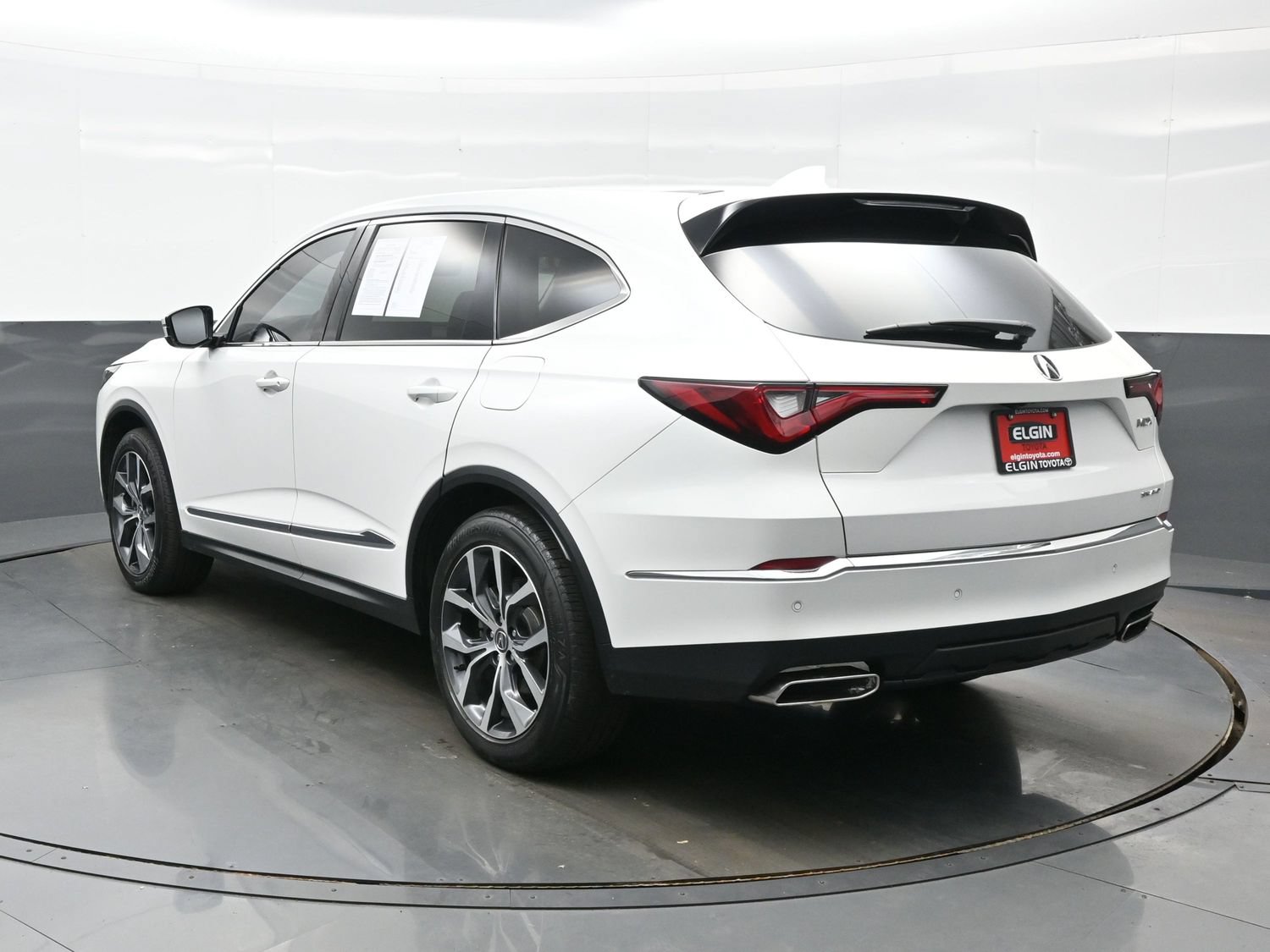 Used 2022 Acura MDX w/ Technology Package AWD/4WD image 4