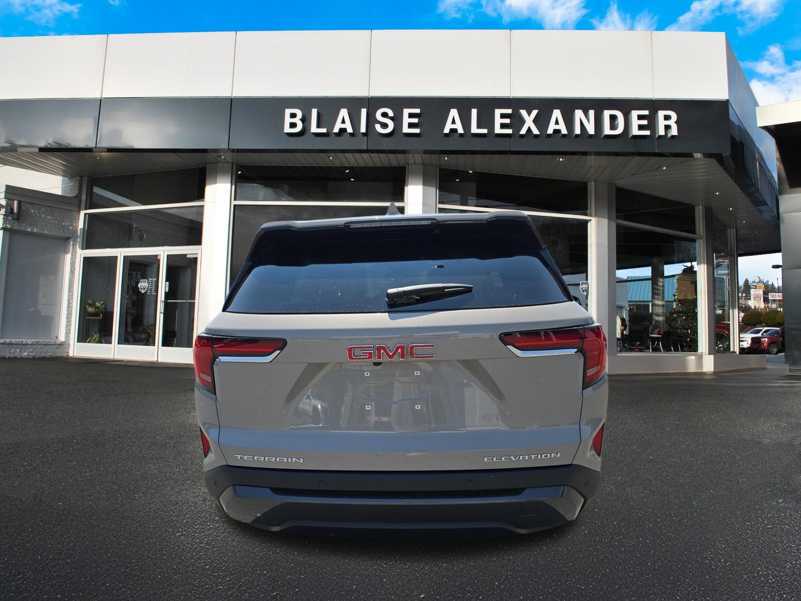 New 2027 GMC Terrain Elevation w/ LPO, Floor Liner Package FWD image 4