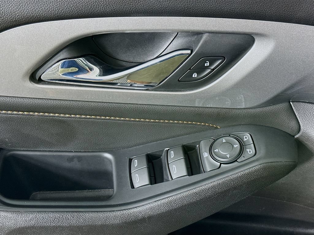 Used 2018 Chevrolet Traverse LS FWD image 21