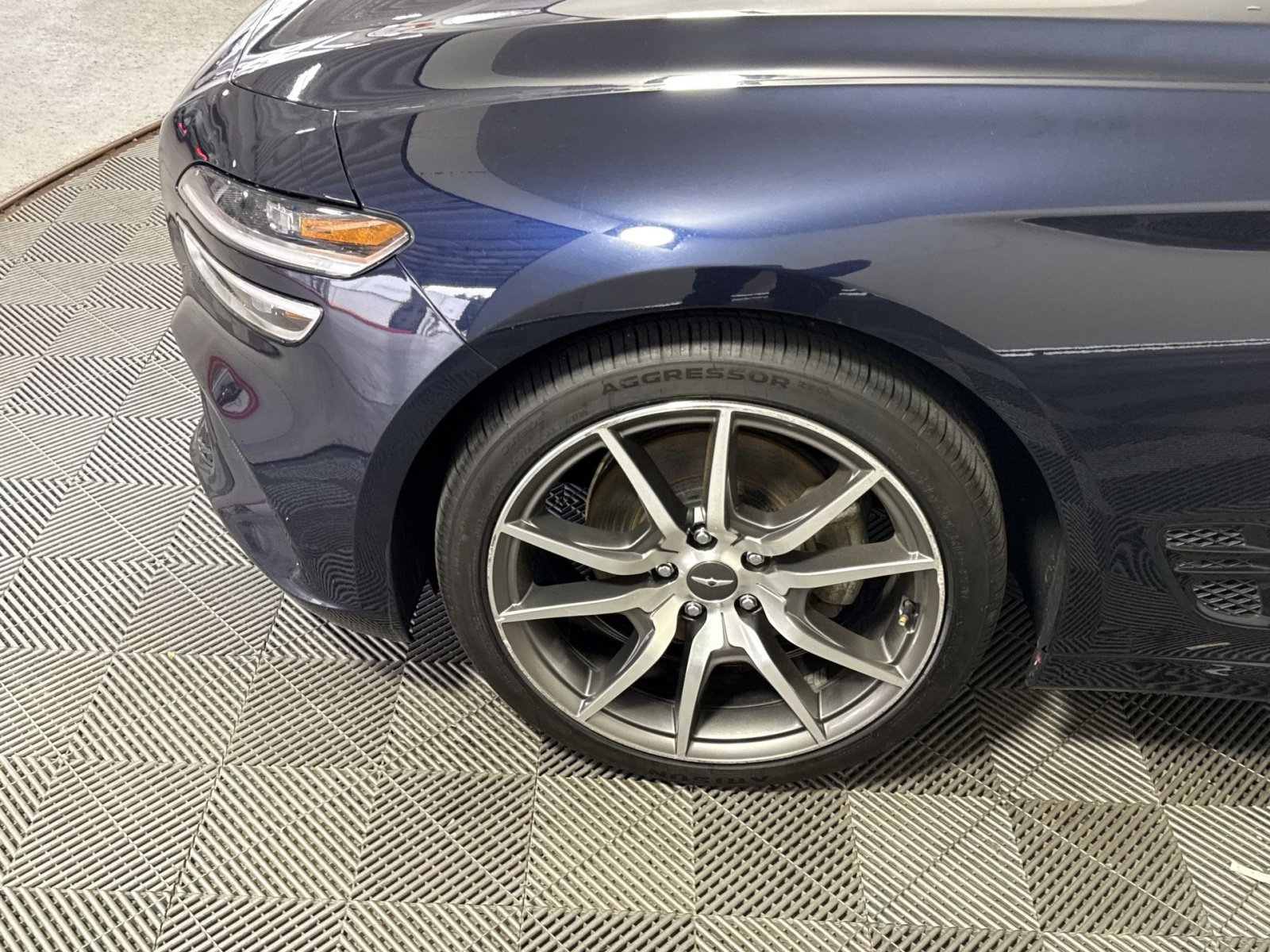 Used 2023 Genesis G70 2.0T image 12