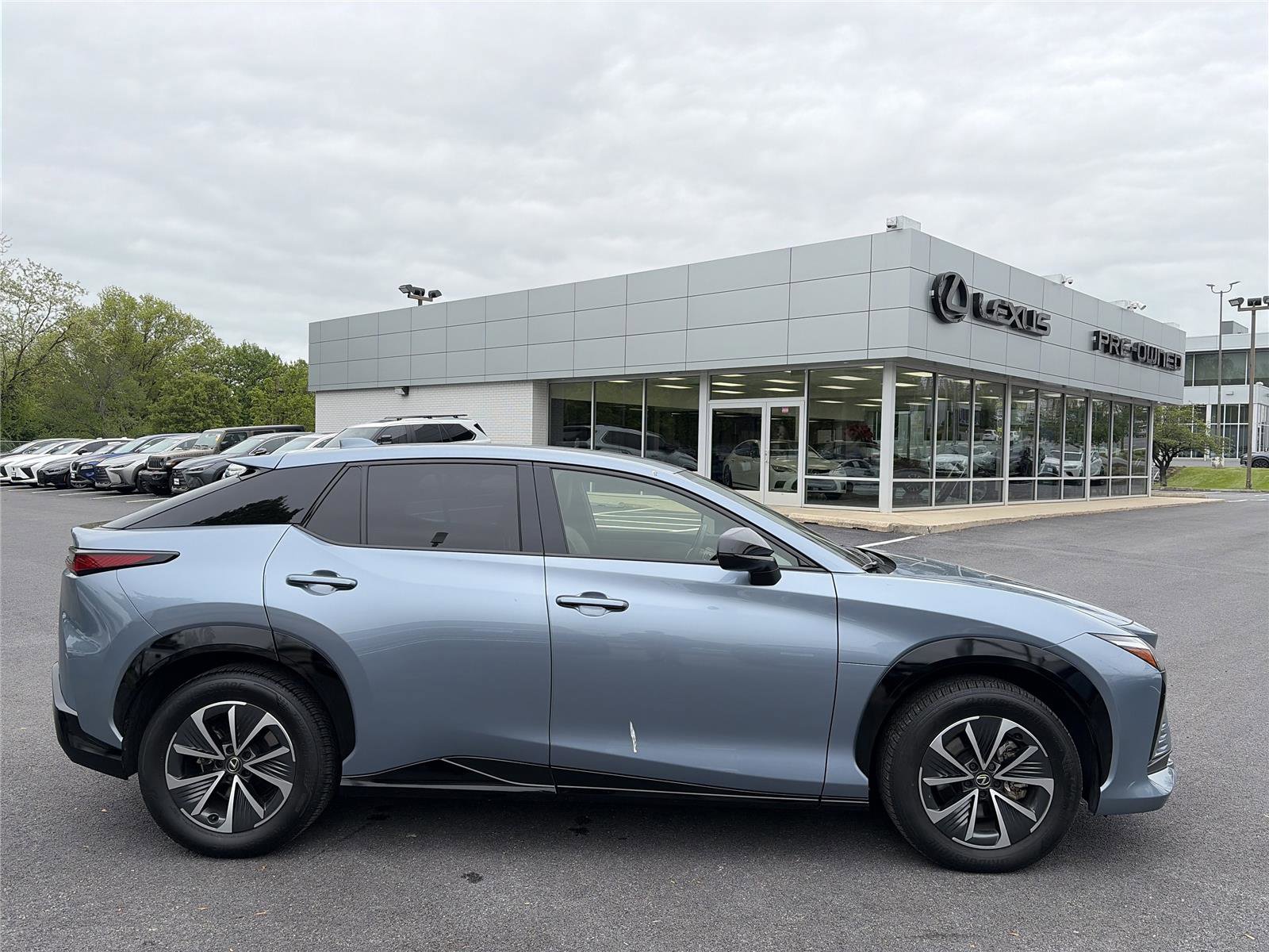 Used 2024 Lexus RZ 450e Premium w/ Accessory Package (Z1) AWD/4WD image 6