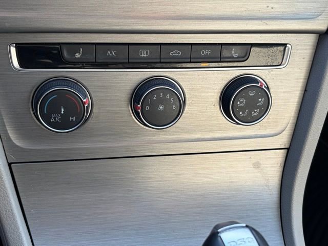 Used 2015 Volkswagen Golf TDI SE image 21