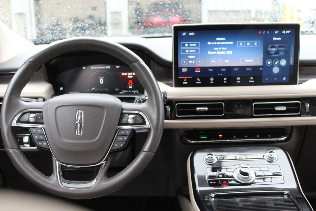 Used 2023 Lincoln Nautilus Reserve FWD image 10