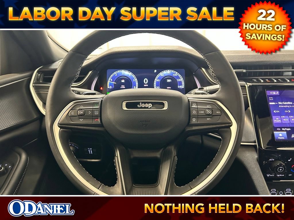 Used 2024 Jeep Grand Cherokee L Altitude AWD/4WD image 14