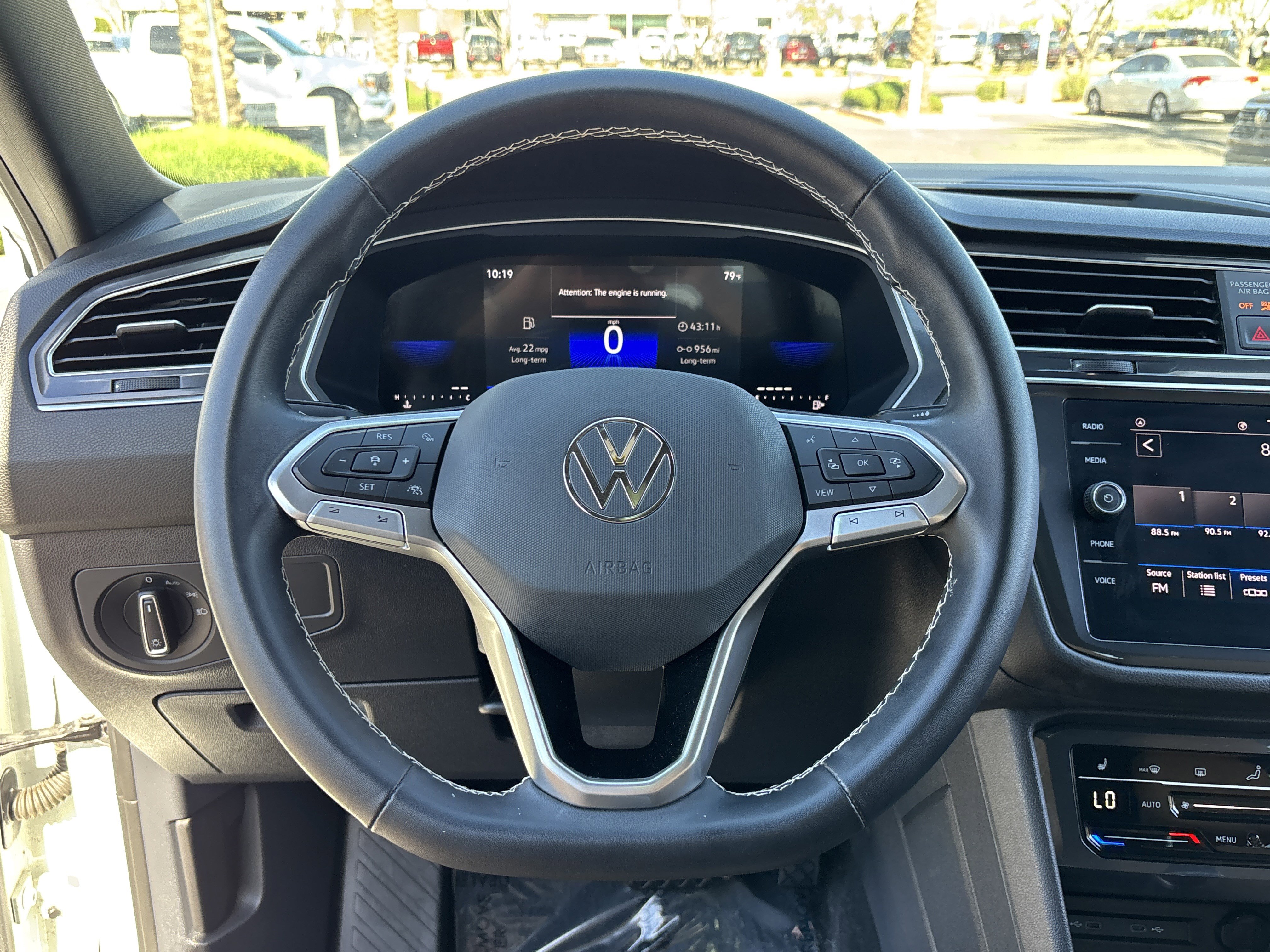 Used 2023 Volkswagen Tiguan SE w/ Panoramic Sunroof Package image 26