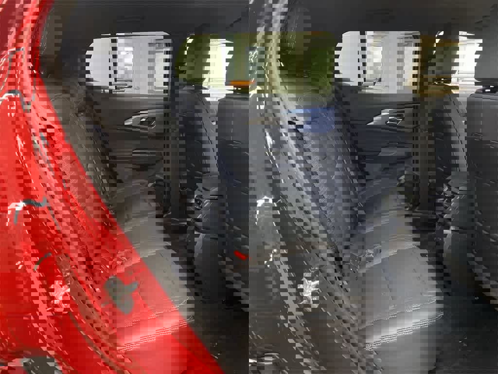 Used 2025 Chevrolet Equinox EV LT w/ Convenience Package image 17