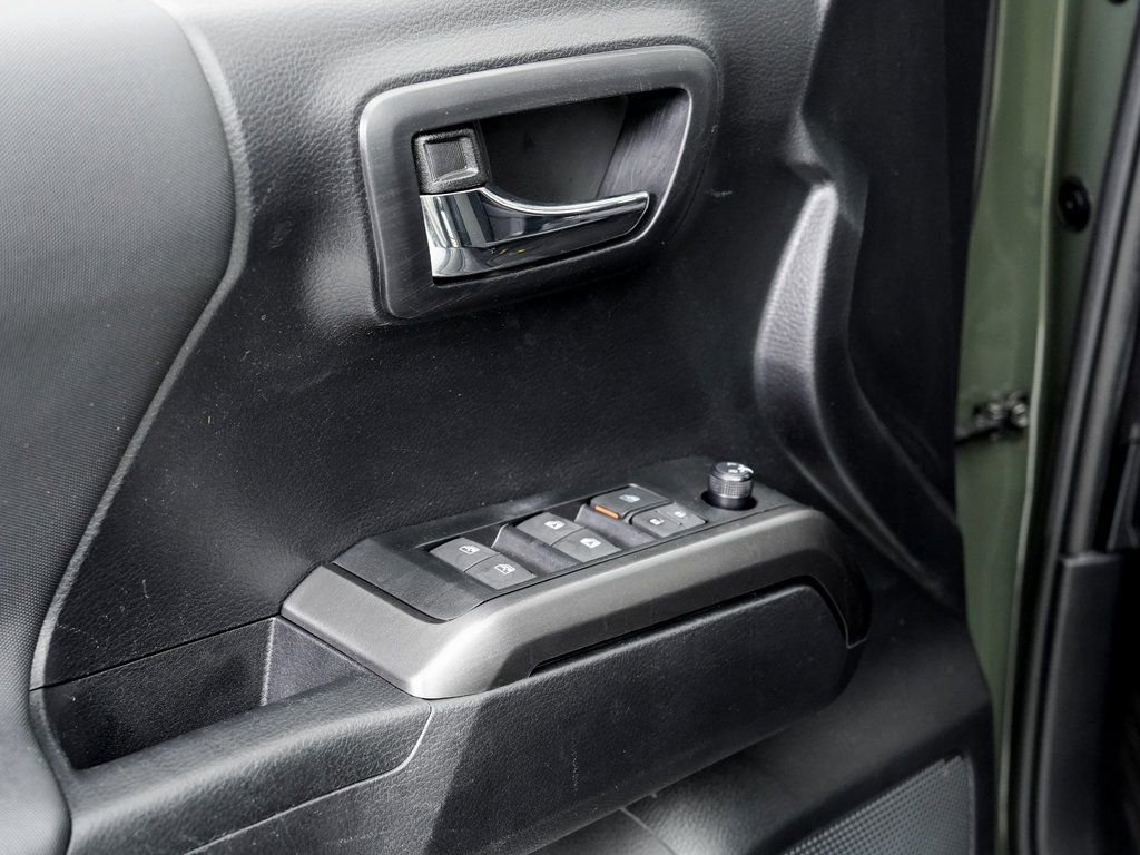 Used 2021 Toyota Tacoma TRD Sport image 5