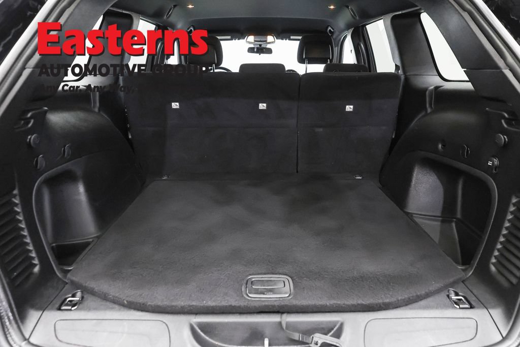Used 2021 Jeep Grand Cherokee Laredo AWD/4WD image 9