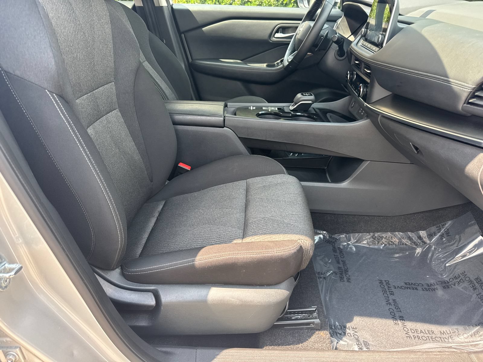 Used 2025 Nissan Rogue SV FWD image 13