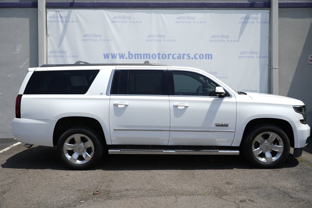 Used 2018 Chevrolet Suburban LT w/ LT Signature Package RWD image 7