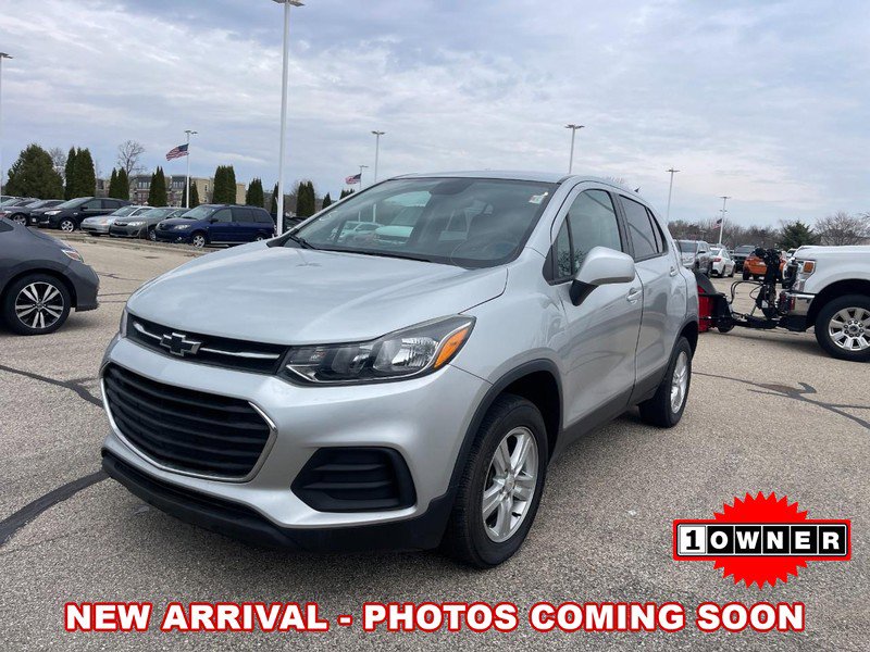 Used 2020 Chevrolet Trax LS w/ Tint and Cruise Package AWD/4WD image 1