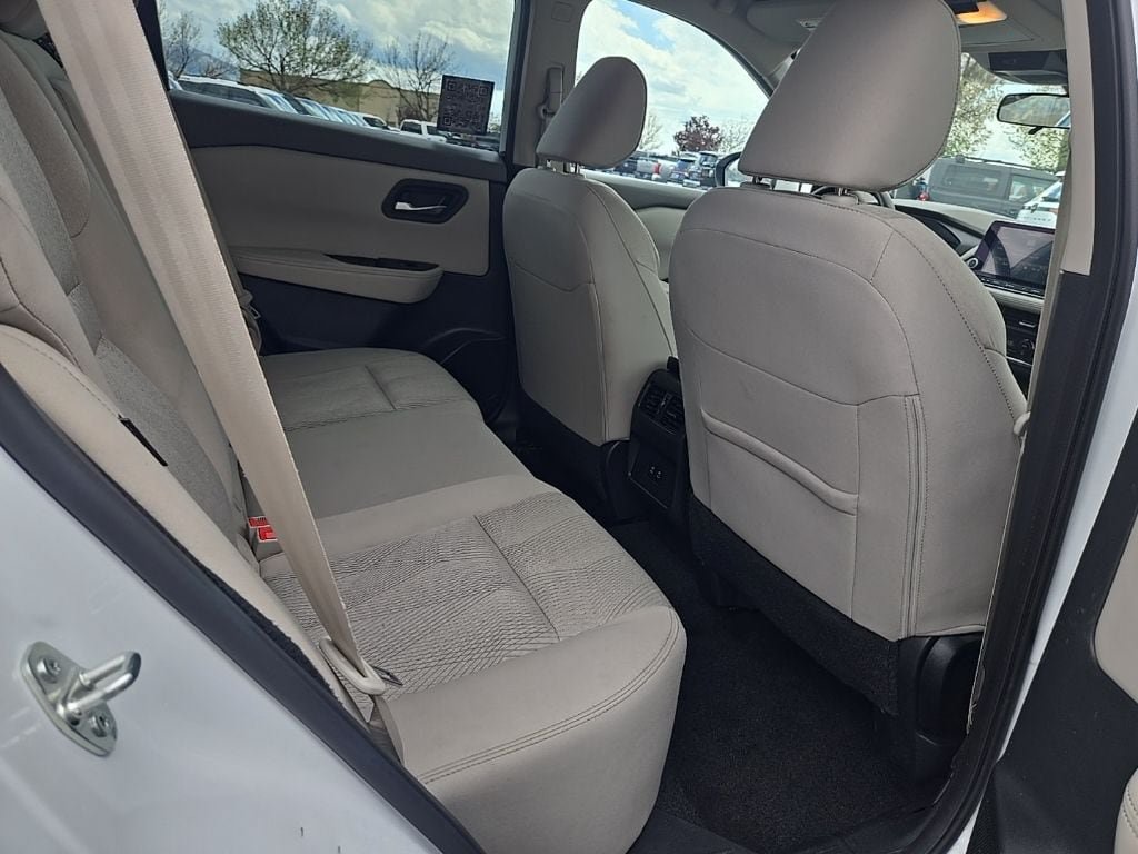 Used 2025 Nissan Rogue SV AWD/4WD image 26