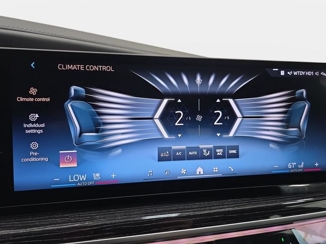Used 2025 BMW 740i xDrive AWD/4WD image 20