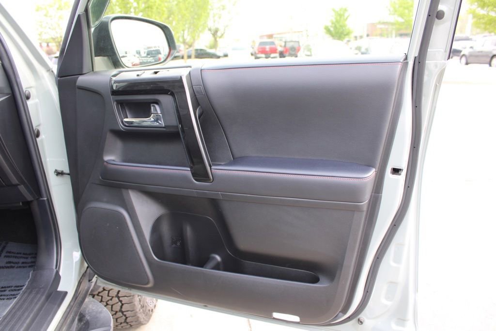 Used 2022 Toyota 4Runner TRD Off-Road Premium w/ Moonroof Package AWD/4WD image 22