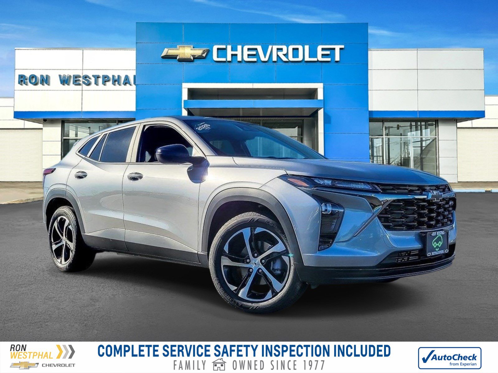 Used 2026 Chevrolet Trax RS w/ Sunroof Package FWD image 1