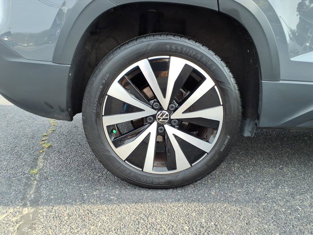 Certified 2023 Volkswagen Taos SE image 7