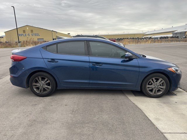 Used 2017 Hyundai Elantra SE image 2