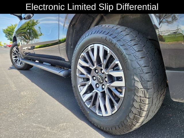 Used 2026 Chevrolet Suburban Z71 AWD/4WD image 18
