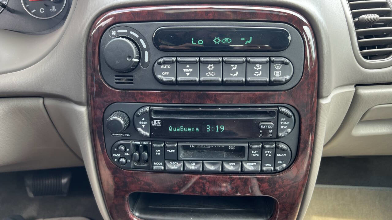 Used 2004 Chrysler Concorde LXi image 17