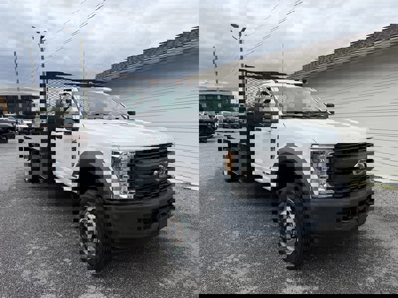 Used 2018 Ford F450 XL image 3