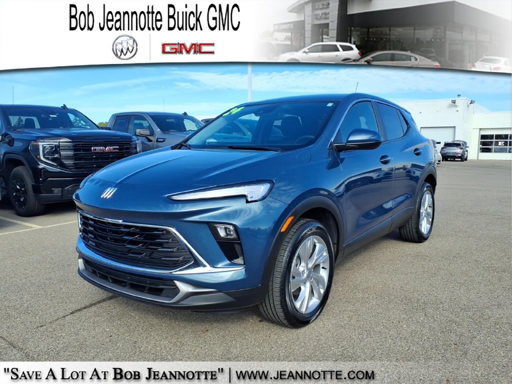 Used 2024 Buick Encore GX Preferred w/ Comfort Package AWD/4WD image 1