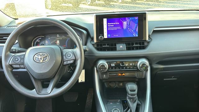 Used 2025 Toyota RAV4 LE AWD/4WD image 8