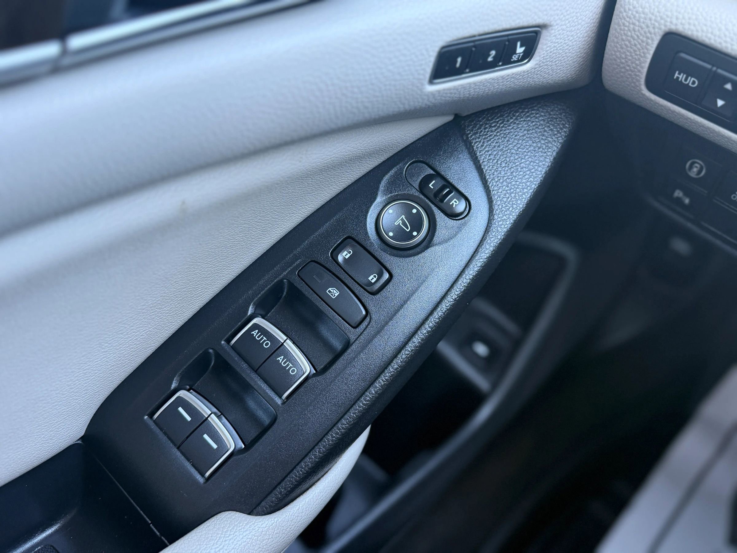 Used 2018 Honda Accord Touring image 25