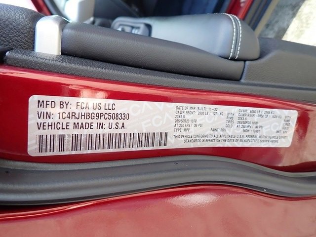 Certified 2023 Jeep Grand Cherokee Limited w/ Black Appearance Package image 24