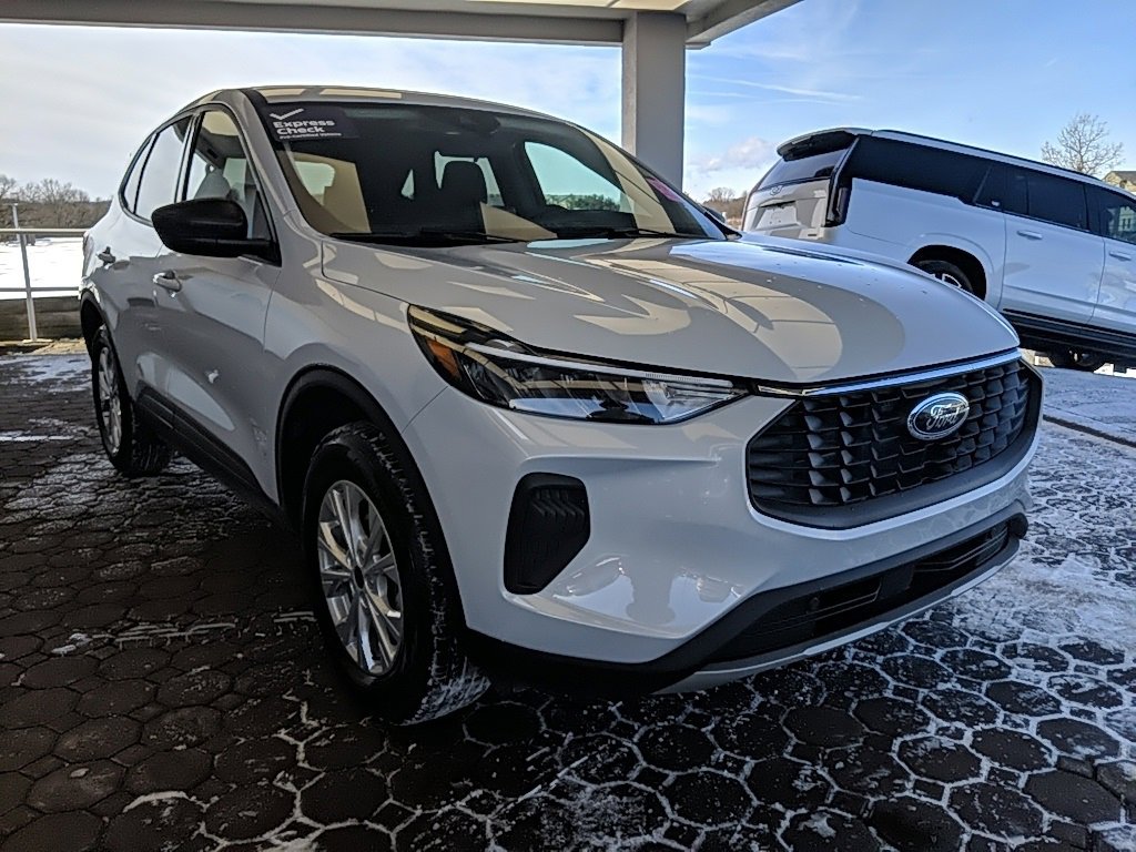 Used 2025 Ford Escape Active image 3