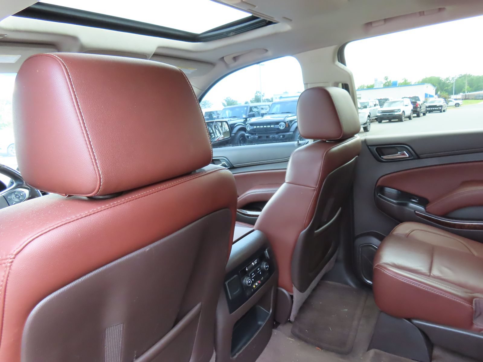 Used 2015 Chevrolet Tahoe LTZ AWD/4WD image 30