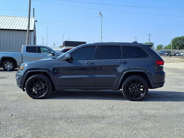 Used 2018 Jeep Grand Cherokee Altitude AWD/4WD image 17