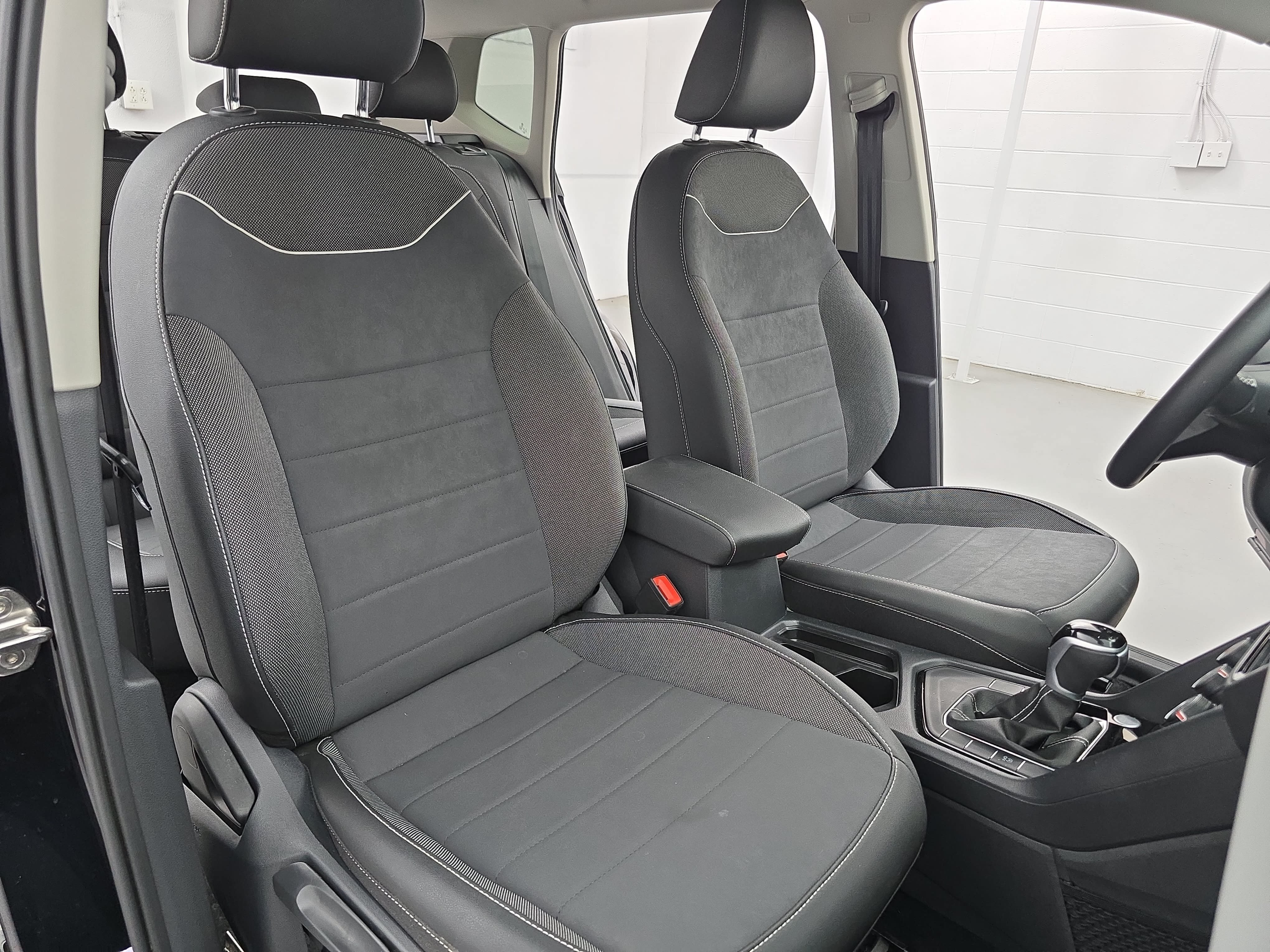 Certified 2023 Volkswagen Taos SE FWD image 10
