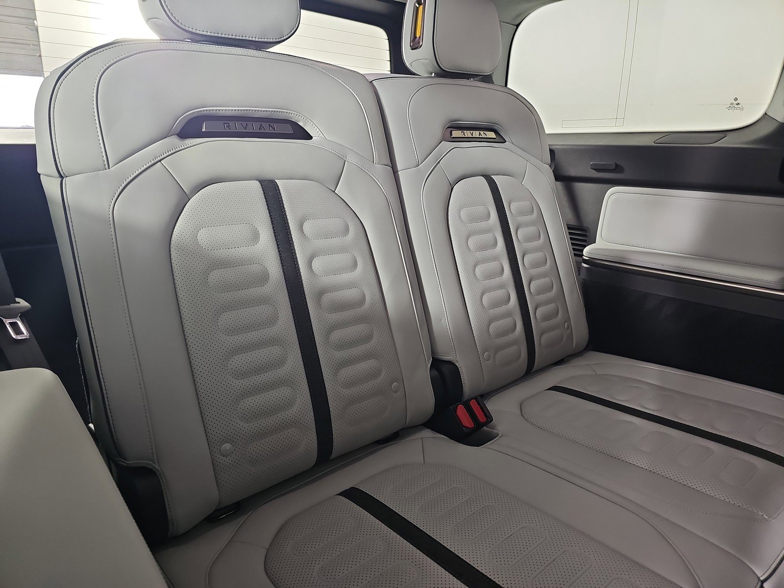 Used 2024 Rivian R1S Adventure image 22