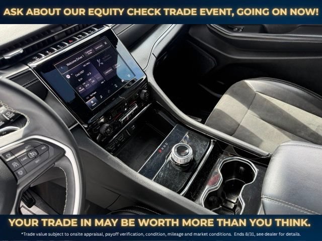 Used 2023 Jeep Grand Cherokee Altitude AWD/4WD image 15