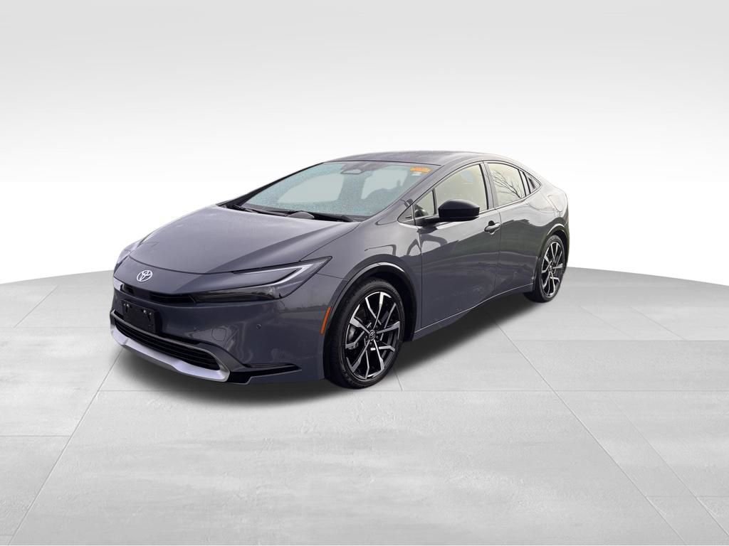 Used 2026 Toyota Prius Plug-In Hybrid image 2