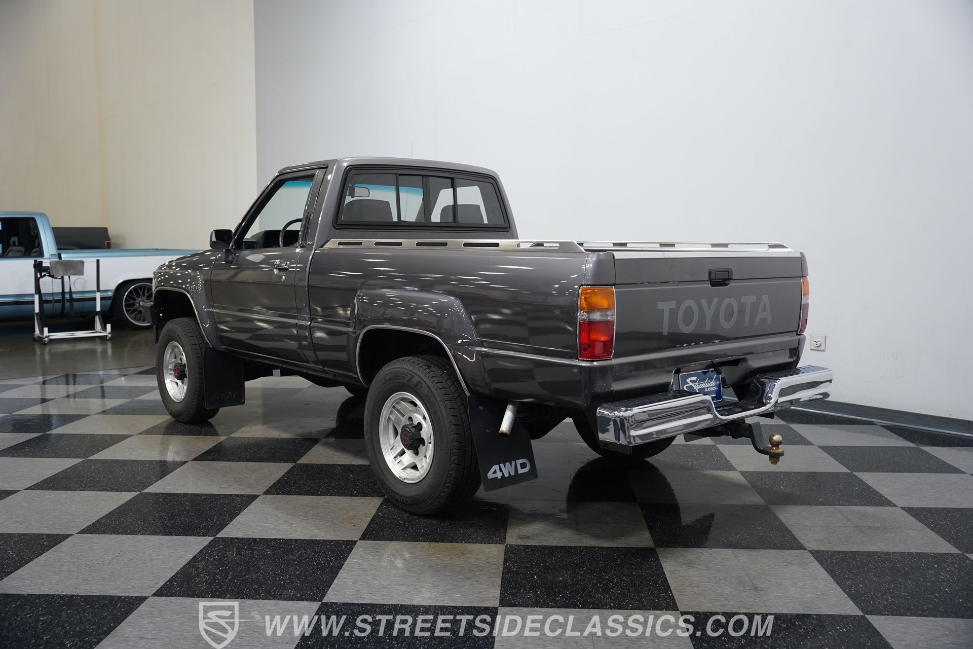 Used 1987 Toyota Pickup 4x4 Regular Cab image 10