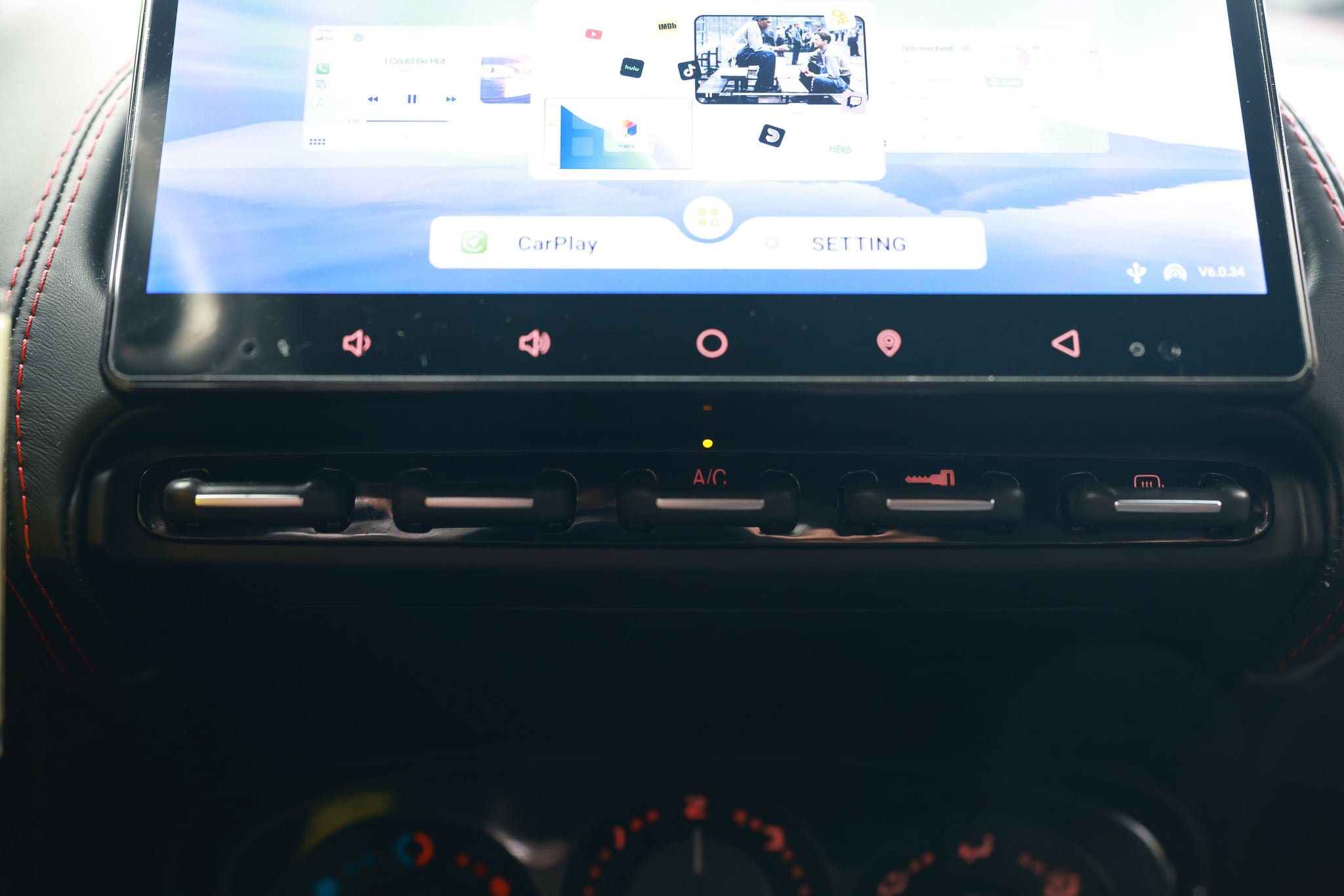 Used 2015 Alfa Romeo 4C Launch Edition w/ Convenience Group RWD image 35