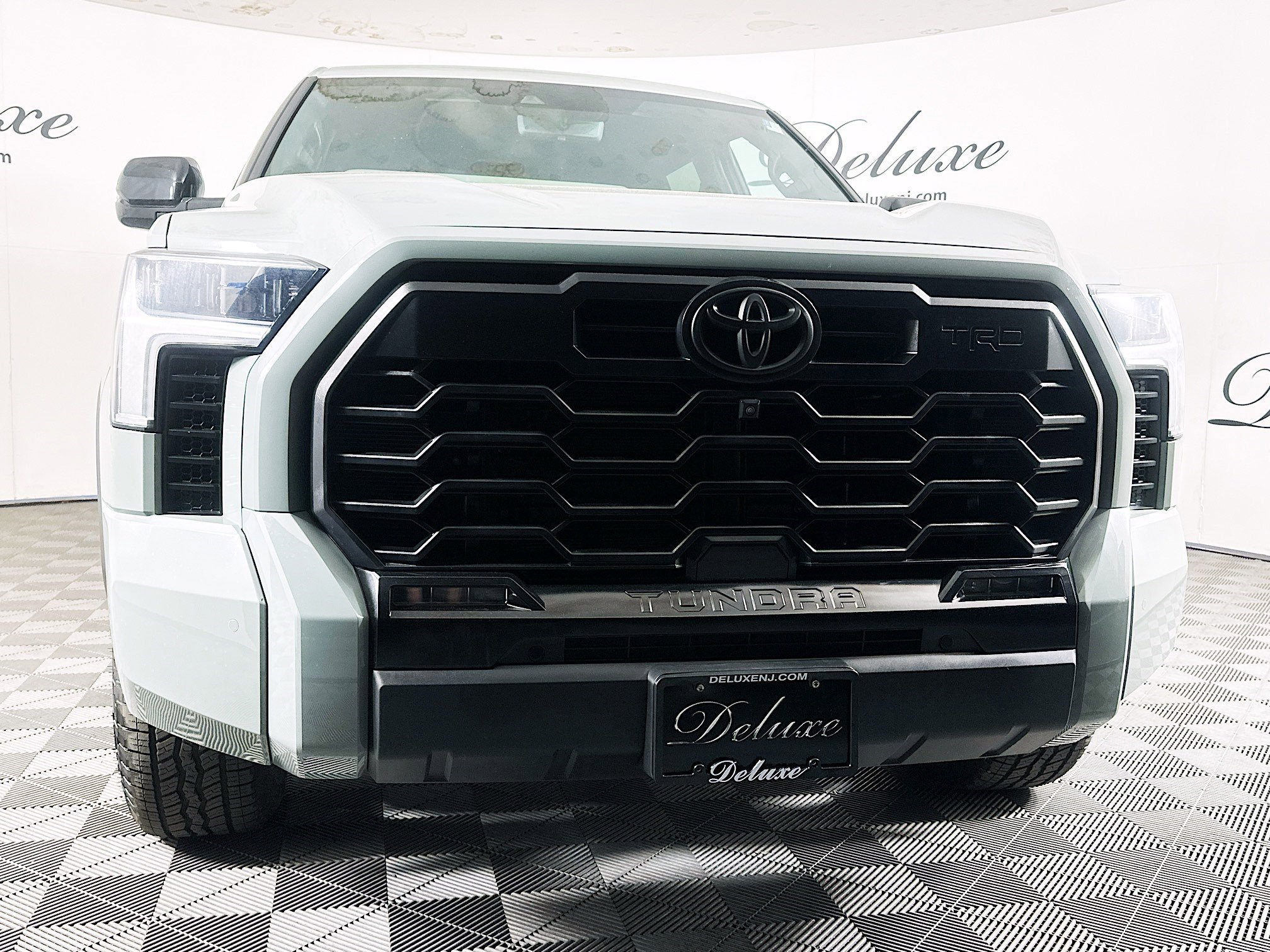 Used 2025 Toyota Tundra Limited w/ TRD Off-Road Package AWD/4WD image 31