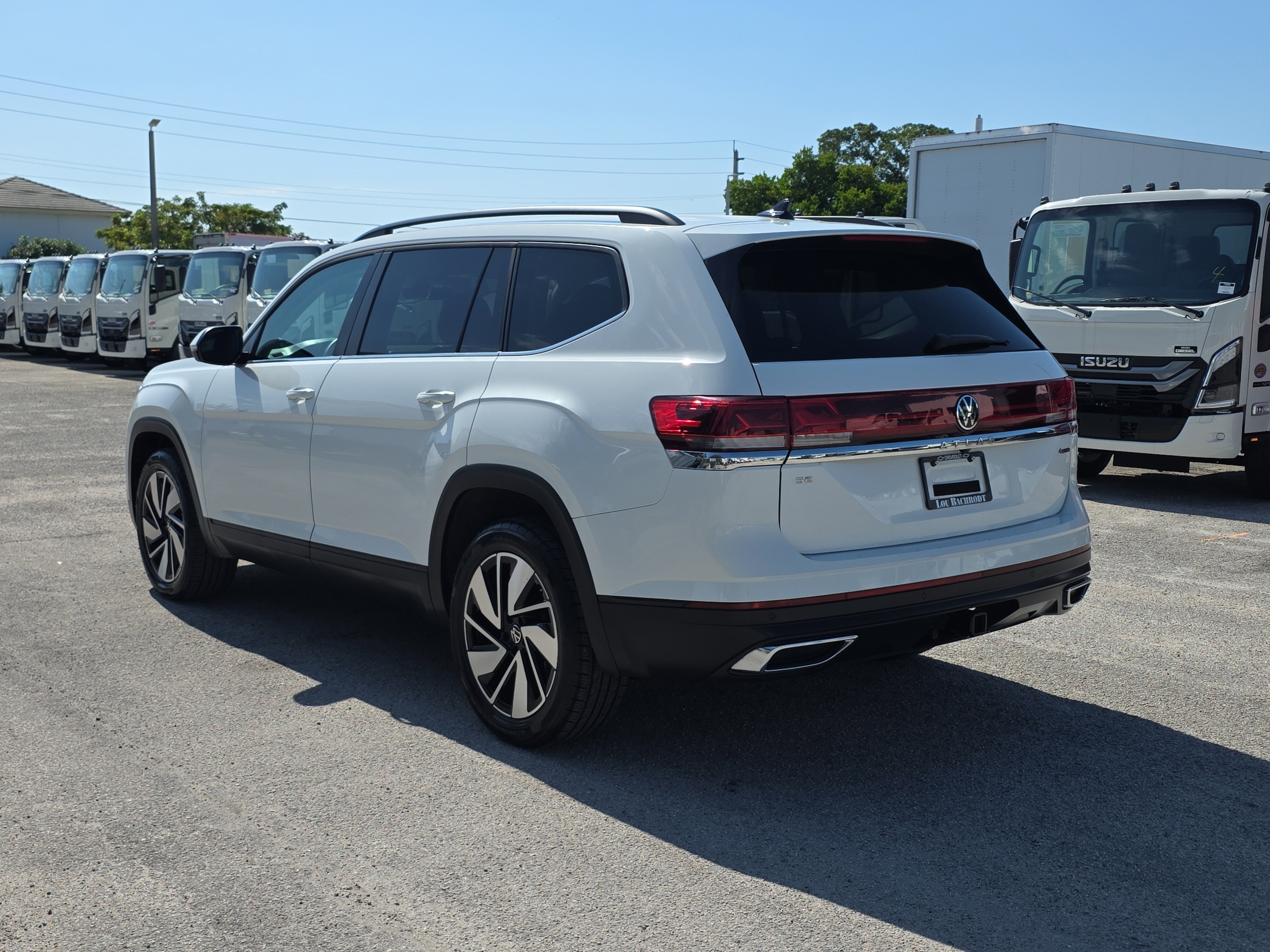 Used 2024 Volkswagen Atlas SE AWD/4WD image 5