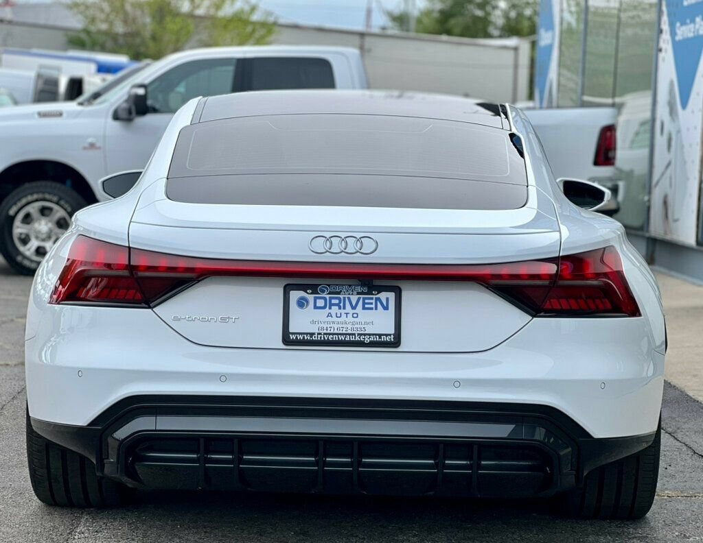 Used 2022 Audi e-tron GT Premium Plus AWD/4WD image 36