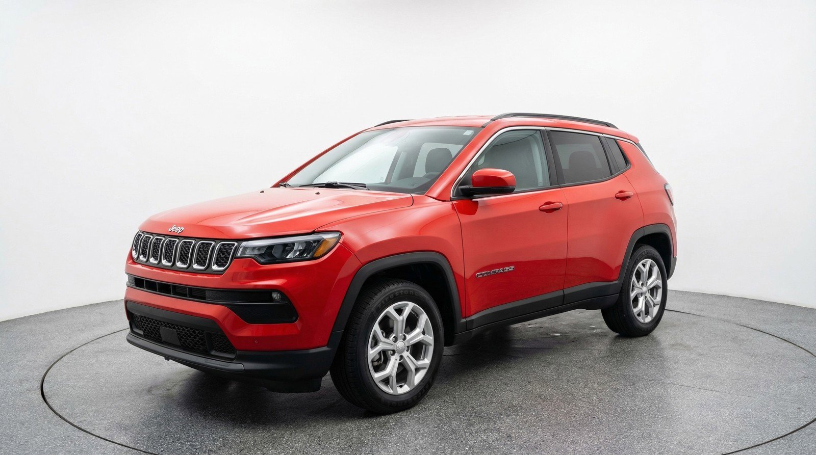 Used 2025 Jeep Compass Latitude image 2