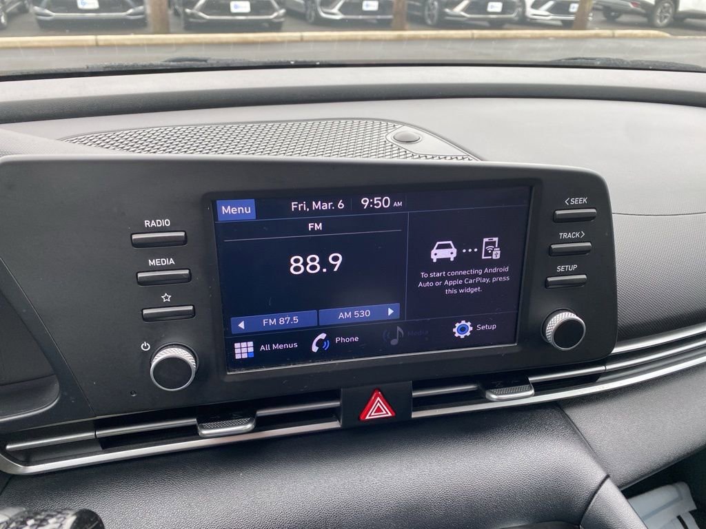 Certified 2021 Hyundai Elantra SE image 16