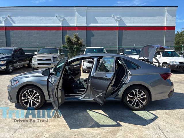 Used 2025 Volkswagen Jetta Sport FWD image 14
